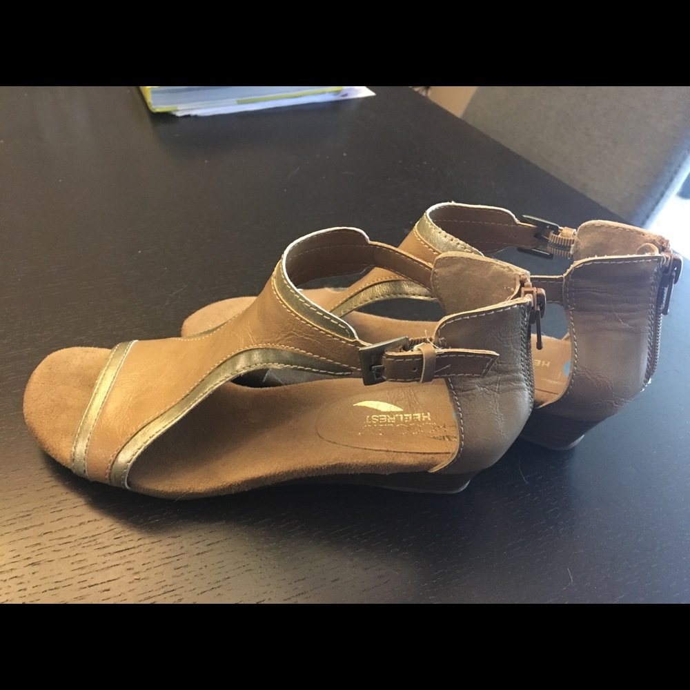 Aerosoles gladiator style sandals - EUC sz 6.5